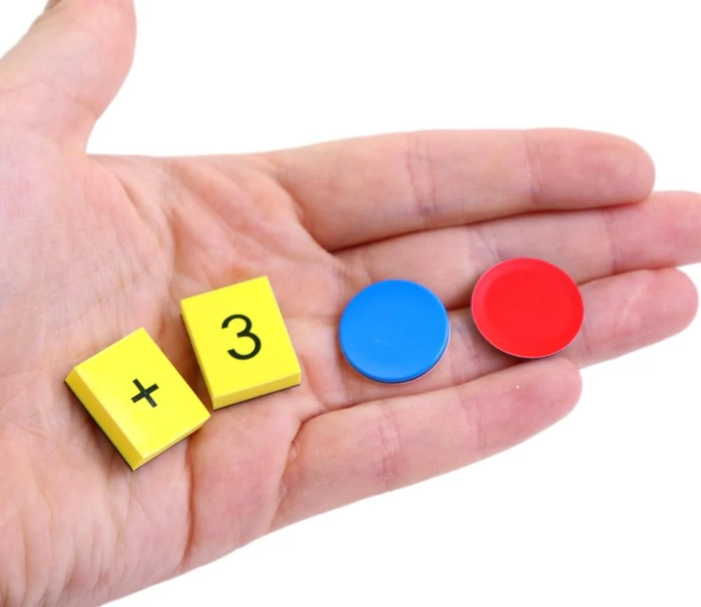 Boite Magnétique Pour Mathématiques - 147 Pièces Chiffres Et Signes – Image 2