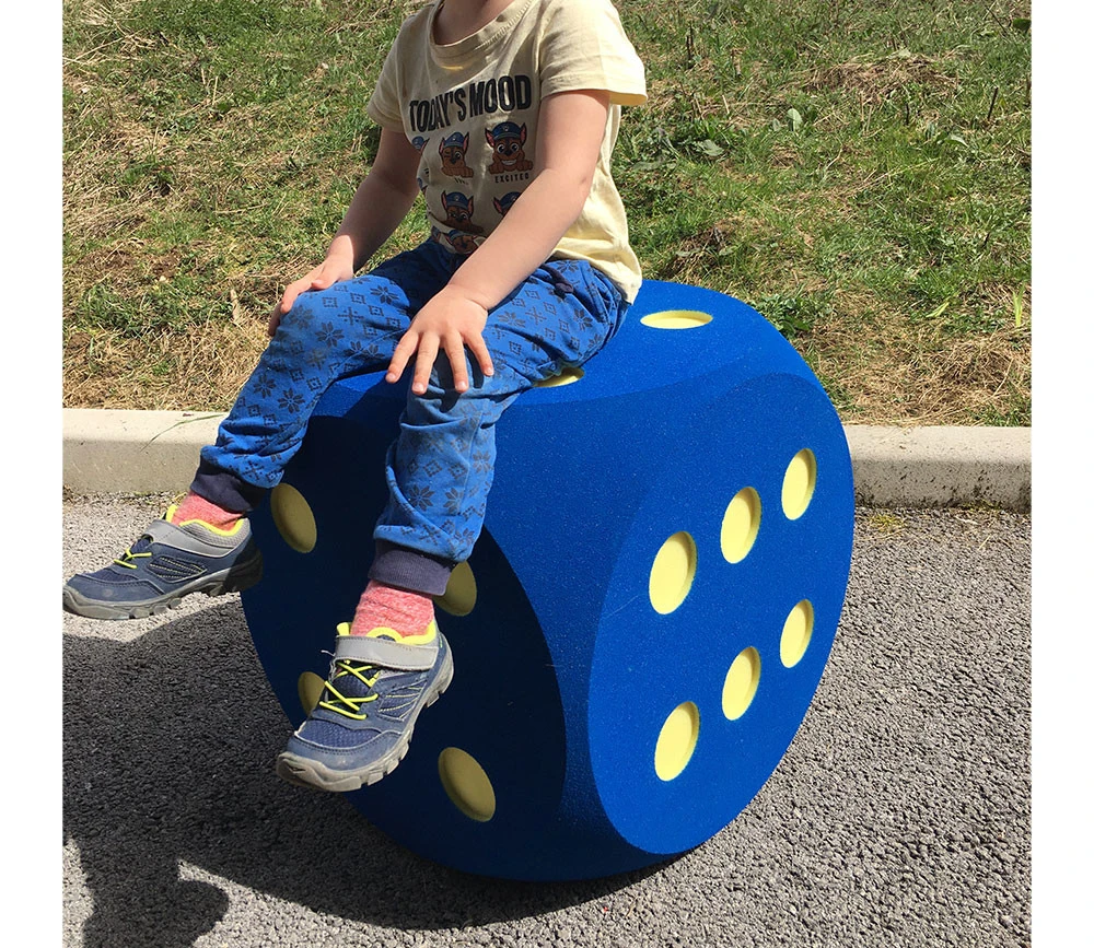 Dé Géant 50 Cm En Mousse Tactile Alvéolée – Image 3