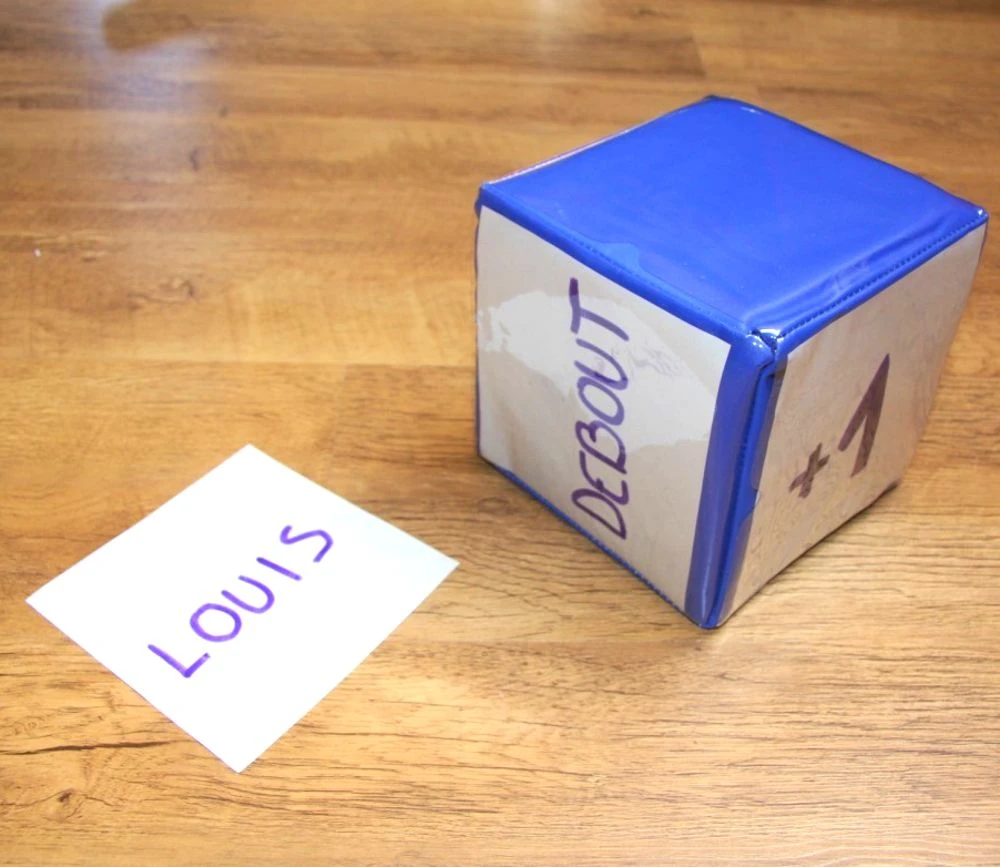 Dé Géant Bleu Faces Modifiables 15,5 Cm Personnalisable à Volonté – Image 5