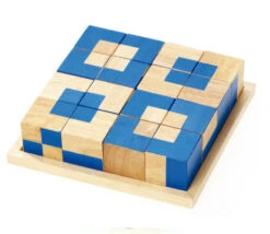 Jeu De 16 Cubes Bicolores Sur Plateau