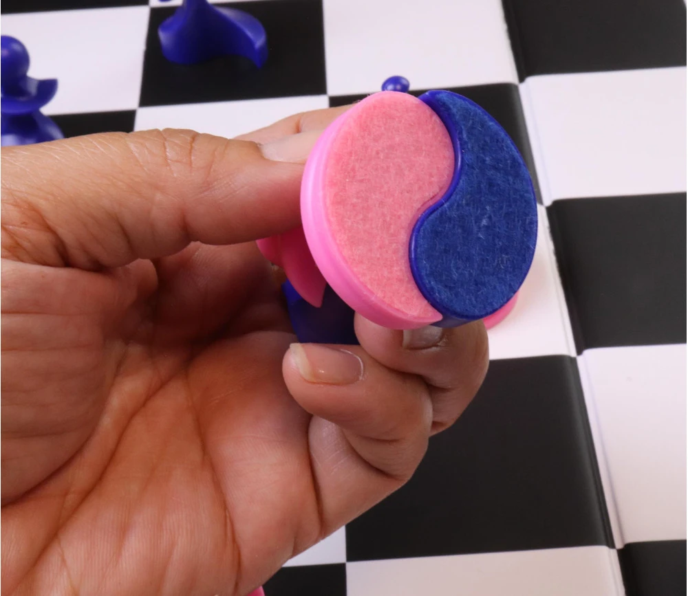 Pièces D'échecs De La Paix : Paco Sako – Image 5